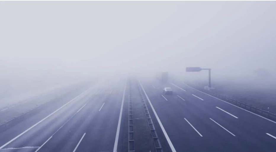 Fog shuts vehicular movement on motorways in Islamabad, Punjab, KP