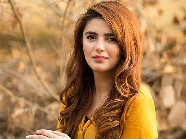 Why Momina Mustehsan delete all photos from Instagram?