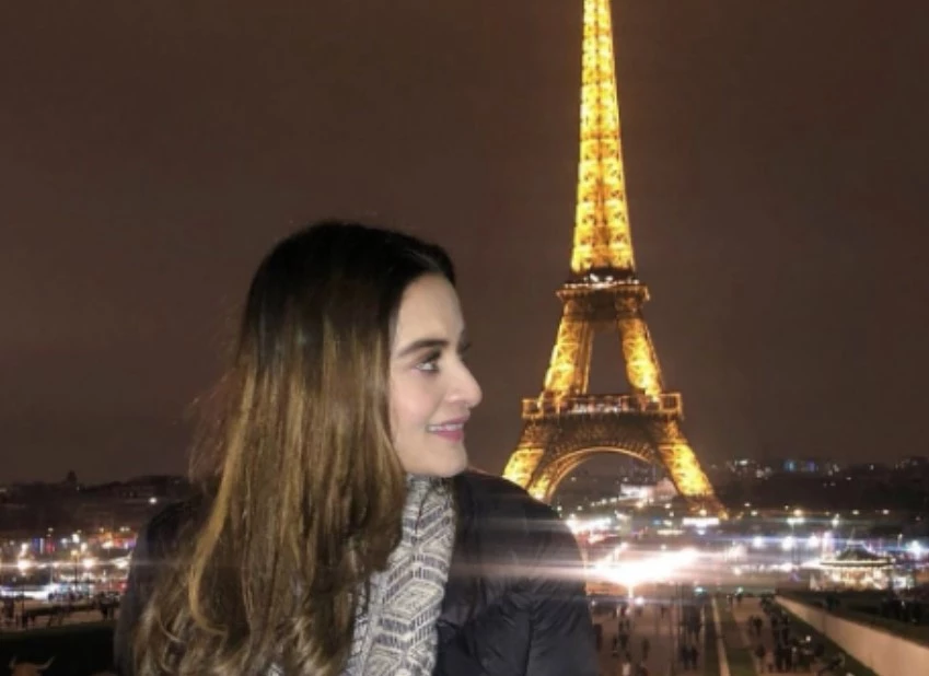 Aiman Khan left unimpressed by the Eiffel Tower