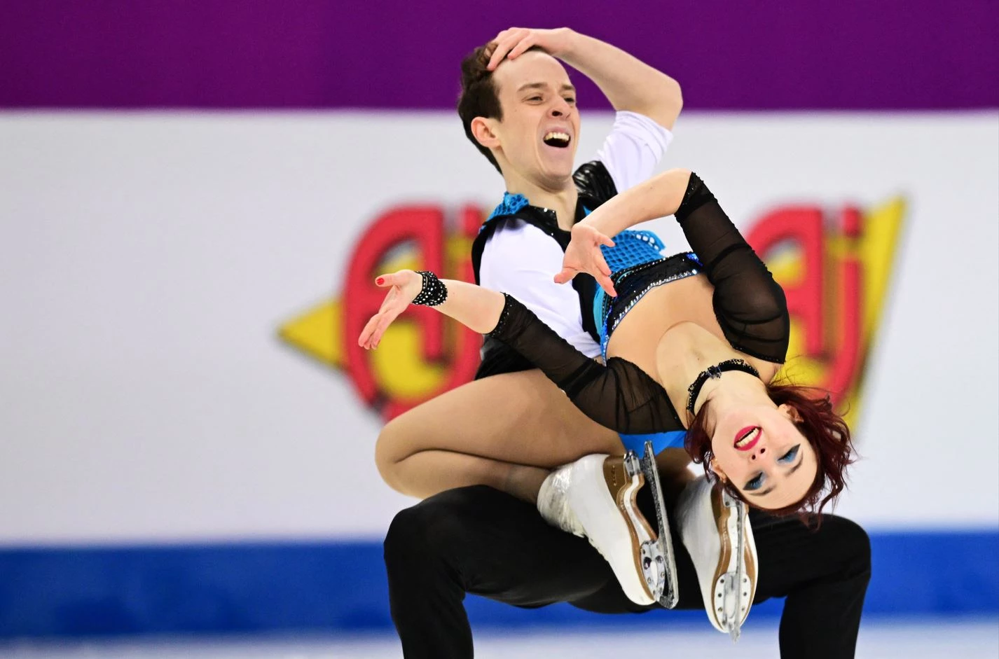 Italian ice dancers get into the groove at Europeans