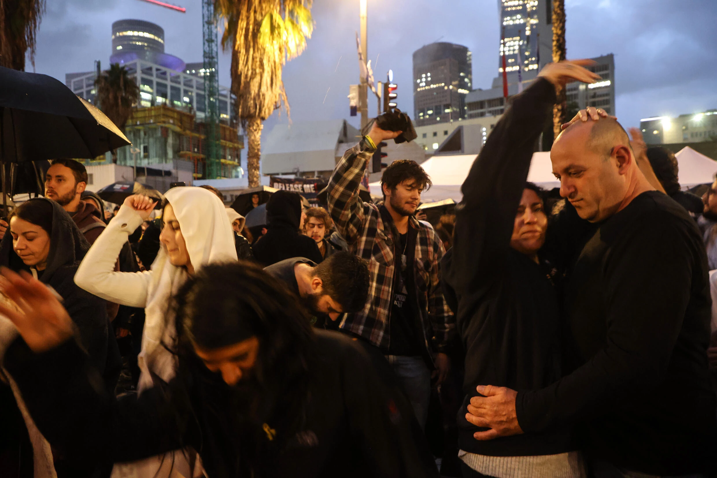 Israelis dance, sing, pray for Gaza hostages on 100th day of war