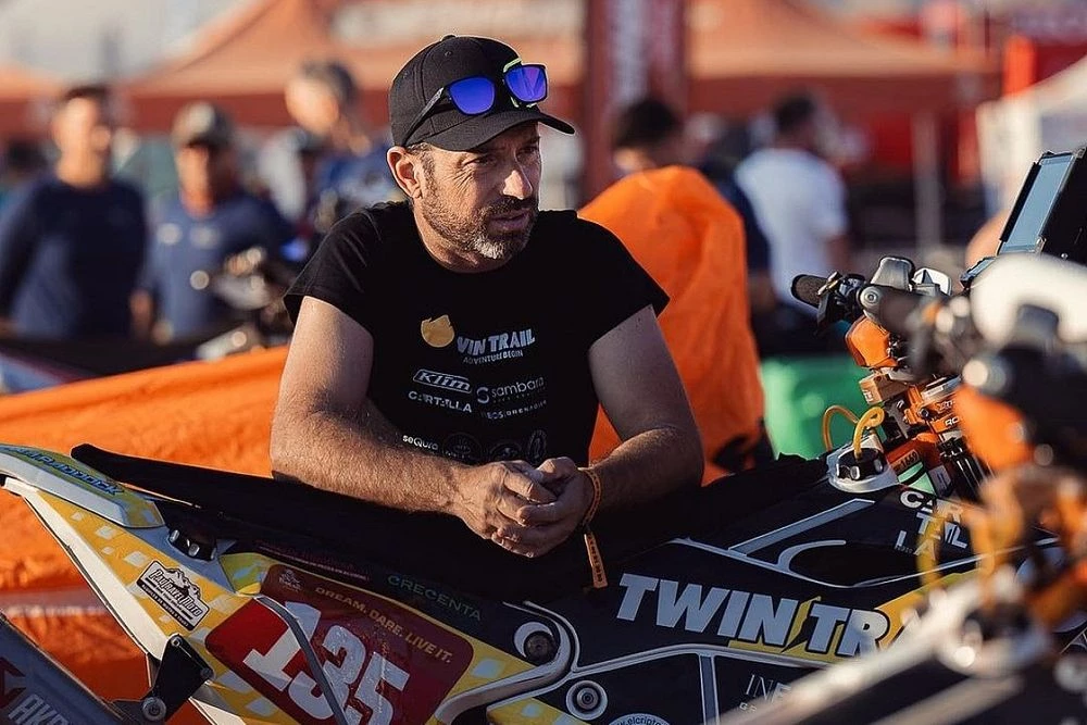 Spanish motorcyclist Falcon dies after Dakar rally crash: team