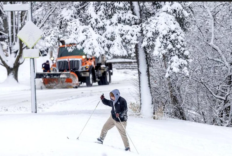 Fierce winter weather slams US, dozens dead