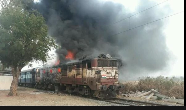 Fire breaks out in train engine near Sadiqabad