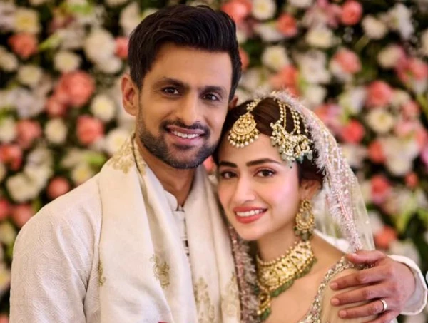 Shoaib Malik ties the knot with Sana Javed