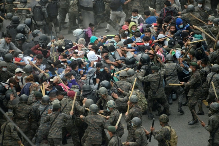 Migrant caravan breaks up in Guatemala