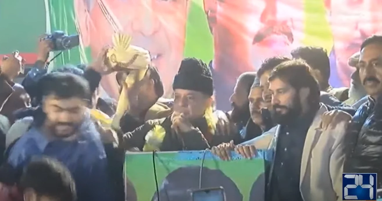 Shehbaz Sharif vows to change destiny of Pakistan in NA-123 rally