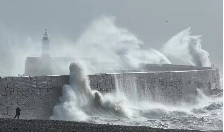 Storm Isha batters Britain, cutting power and diverting flights