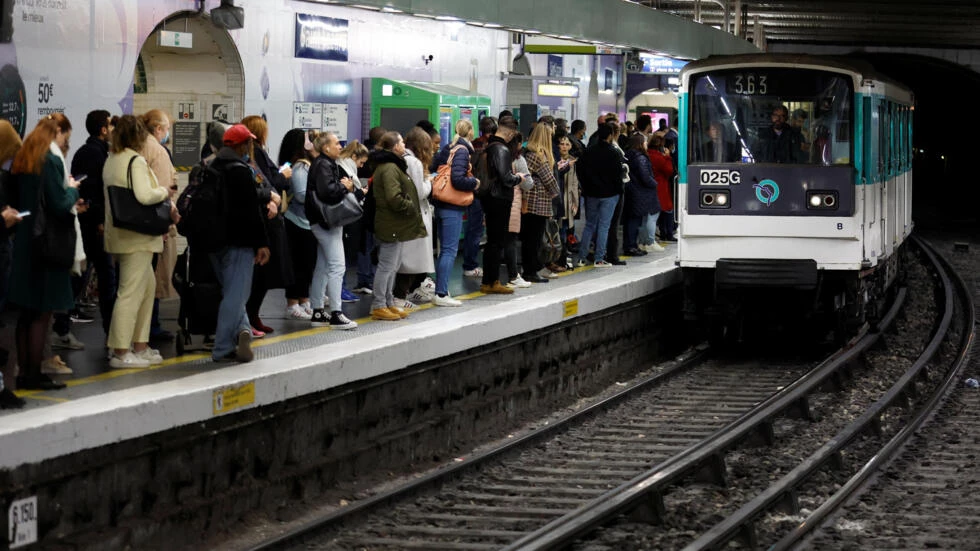 Study shows high air pollution in three Paris metro stations