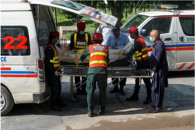 3 dead as van carrying labourers meets accident in Upper Kohistan