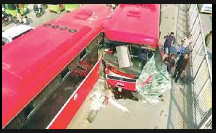 Coaster rams into Metro bus at Islamabad station