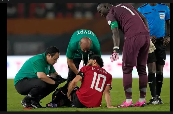 Injured Salah pledges 'love' for Egypt in swipe at critics