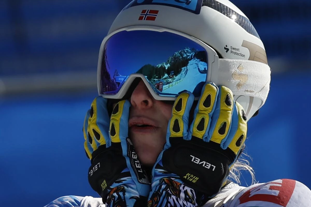 Norway's Mowinckel wins World Cup downhill at Cortina