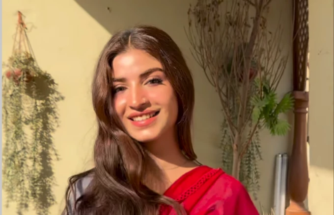 Kinza Hashmi flaunts exceptional glow and twirls on 'Hasta Hua Noorani Chehra' song