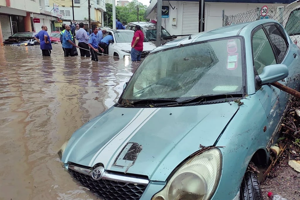 Torrential rain kills at least one on France's Reunion island