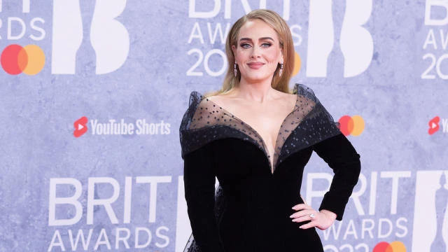 'Guten Tag babes': Adele announces Munich concerts