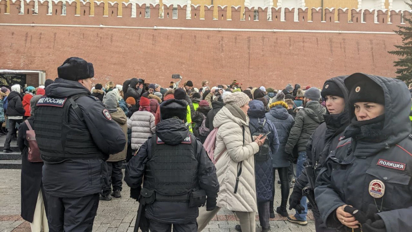 Reporters detained at Moscow protest by soldiers' wives: AFP