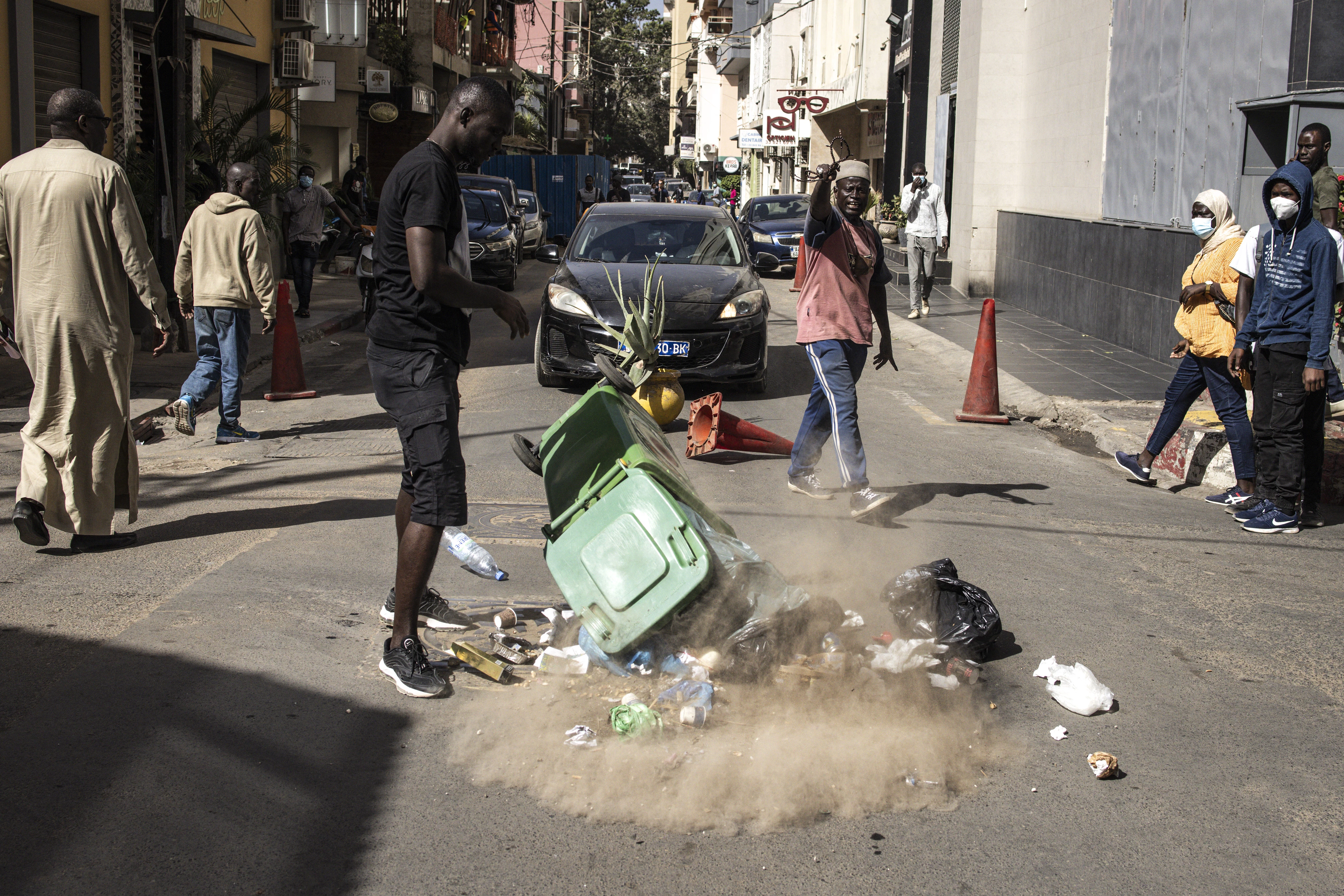 Clashes as Senegal parliament debates presidential poll delay