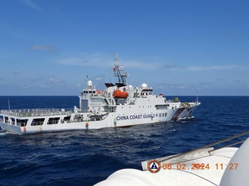 Philippine Coast Guard accuses Chinese vessels of 'dangerous' manoeuvres