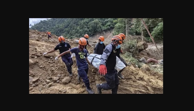 At least nine trapped in Turkish gold mine landslide