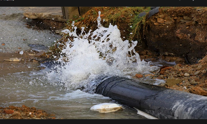 Major water pipeline bursts in Karachi