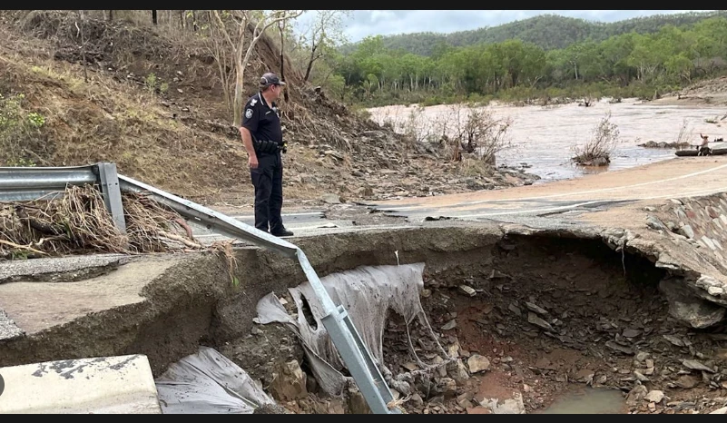 Storms knock out power to 285,000 homes in Australia