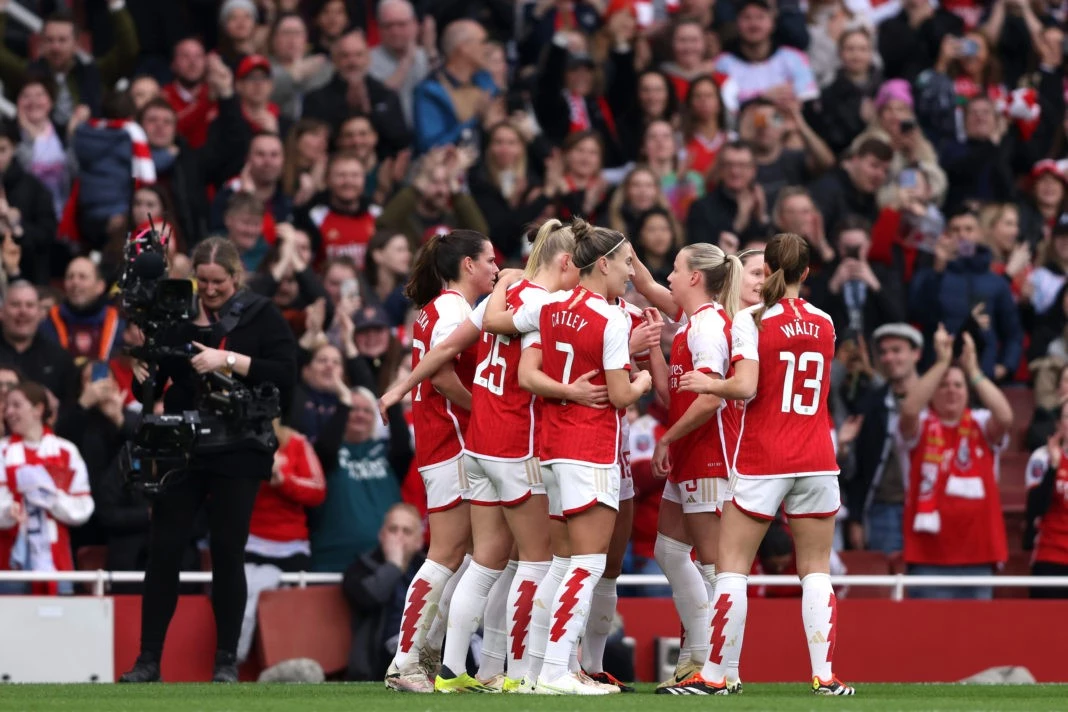 Arsenal set new Women's Super League record crowd of 60,160