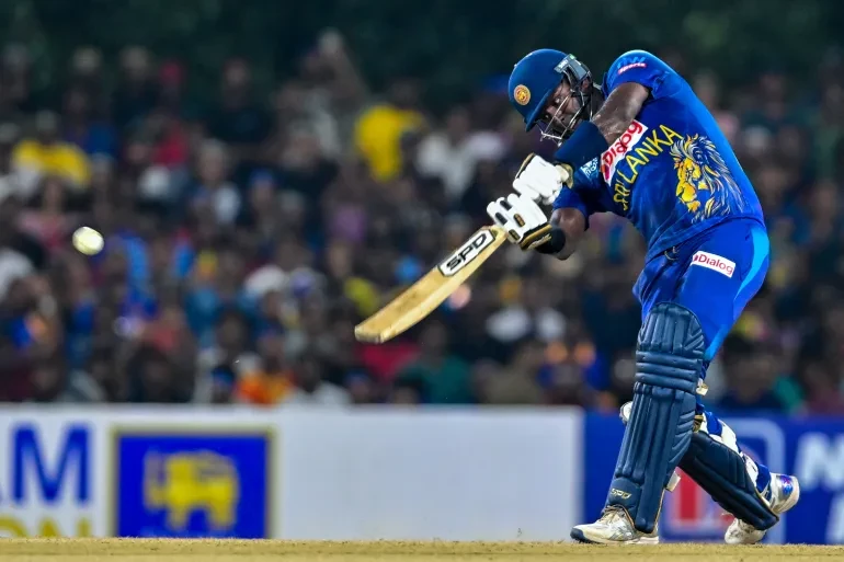 Big-hitting Mathews helps Sri Lanka to 187 for six