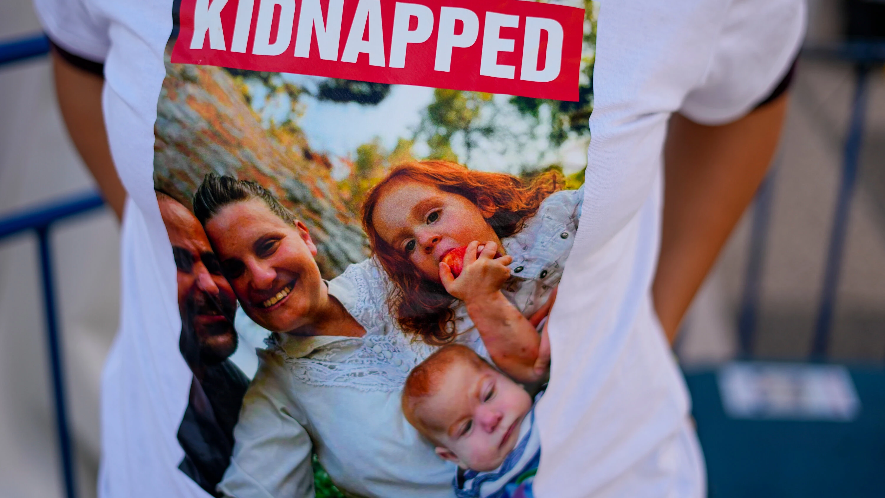 Israeli army fears for kidnapped family with baby