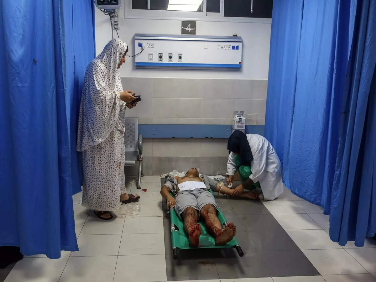 WHO transfers 32 patients out of besieged Gaza hospital