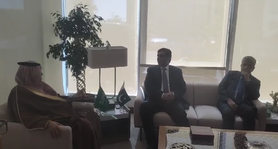 Gohar Ejaz discusses bilateral economic ties with Saudi Commerce Minister