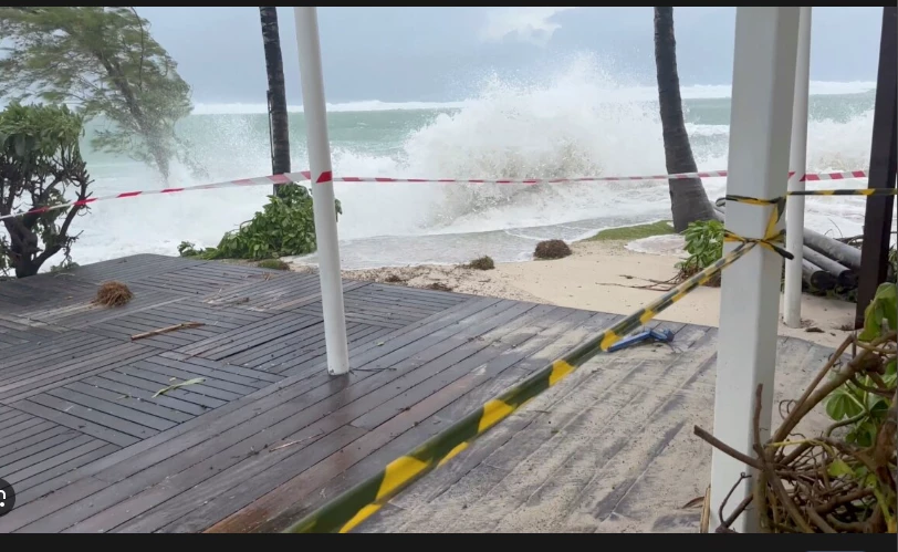 Mauritius grounds flights as it braces for tropical storm