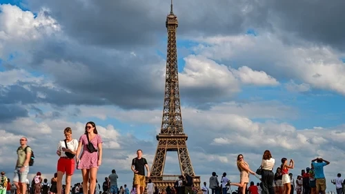 Eiffel Tower to reopen Sunday as strike ends