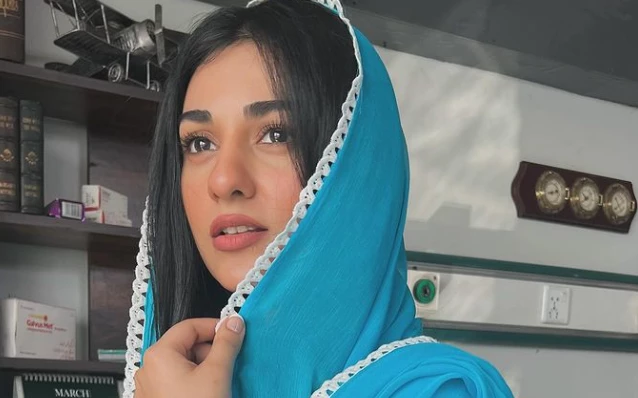 Sarah Khan’s graceful snippets win praise on social media