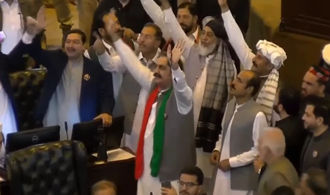 115 KP MPAs take oath as inaugural session marred by ruckus, chaotic scenes