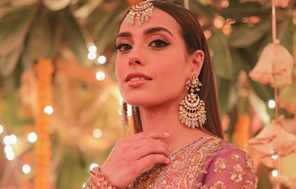 Iqra Aziz's latest clicks leave fans in wow