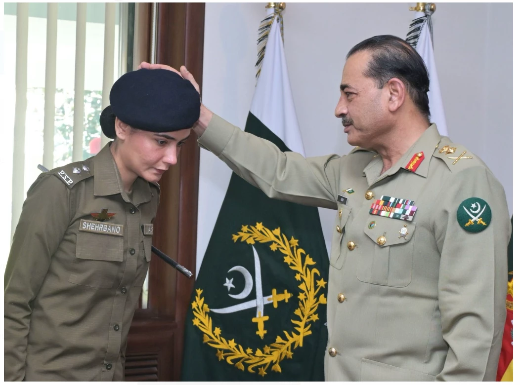 COAS Gen Asim lauds ASP Shehrbano’s selfless devotion to duty