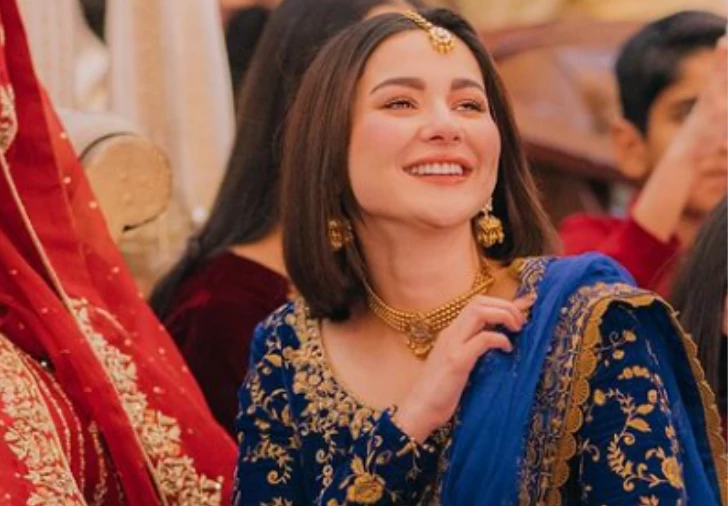 Hania Aamir epitome of beauty in royal blue attire