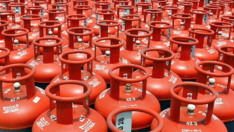 Ogra announces slight cup in LPG prices