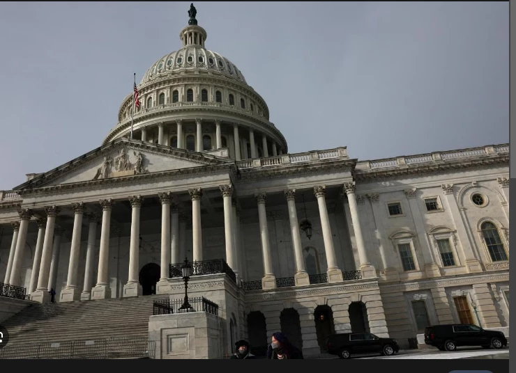 US lawmakers approve stopgap bill to avert government shutdown