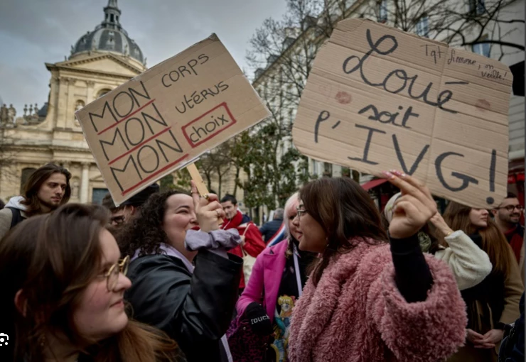 France set to make abortion constitutional right