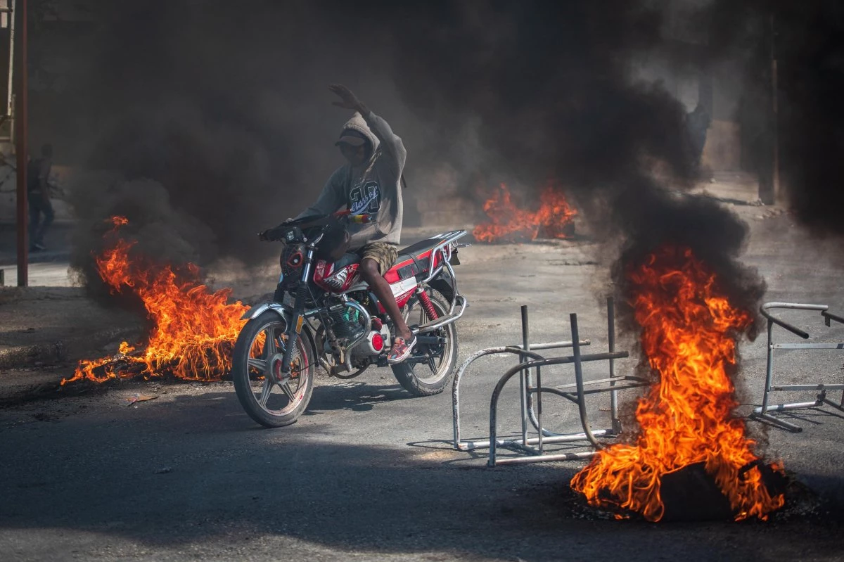 Haiti schools and banks shut as state of emergency tightens