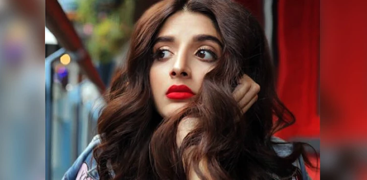 Public alert: Mawra Hocane issues warning