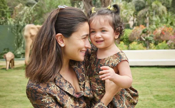 2 dolls in 1 frame: Alia Bhatt and Jr's twinning steals heart