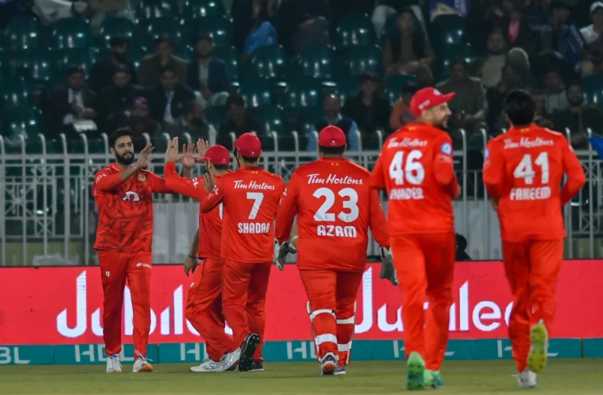 Islamabad United thump Karachi Kings to go second on points table