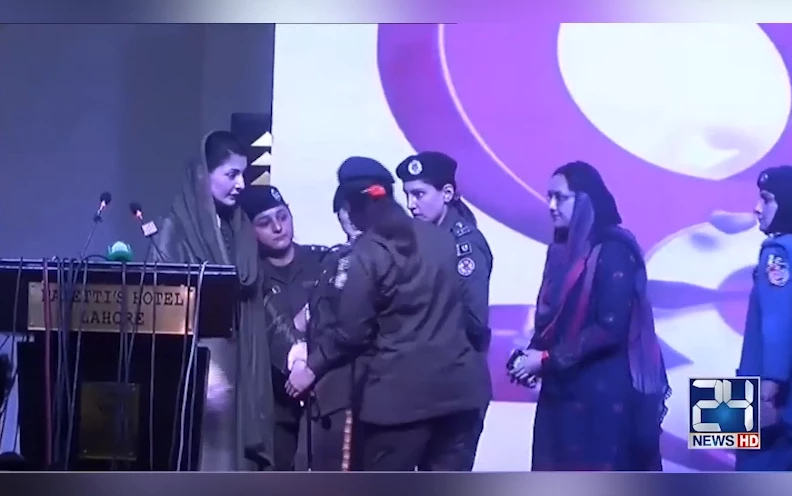 Lady police officer faints during Maryam Nawaz's speech on Women’s Day