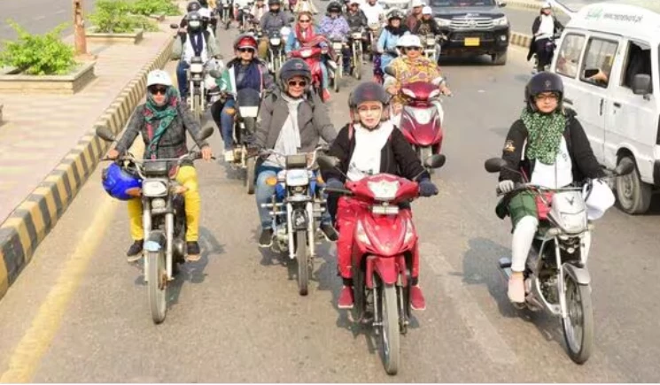 Pakistan's women 'Rowdy Riders' take on traffic and tradition