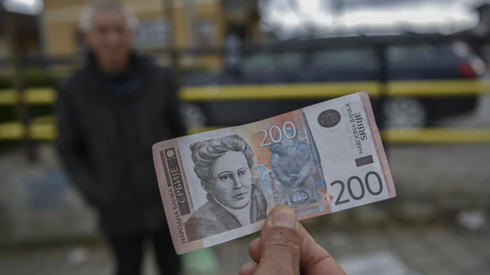 Dinar ban sparks cash crunch for Kosovo Serbs