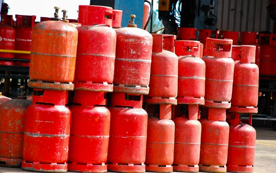 LPG price hikes by Rs20 per kg