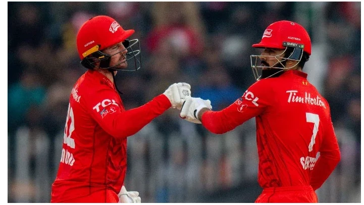 Islamabad United defeat Multan Sultans in yet another thrilling encounter